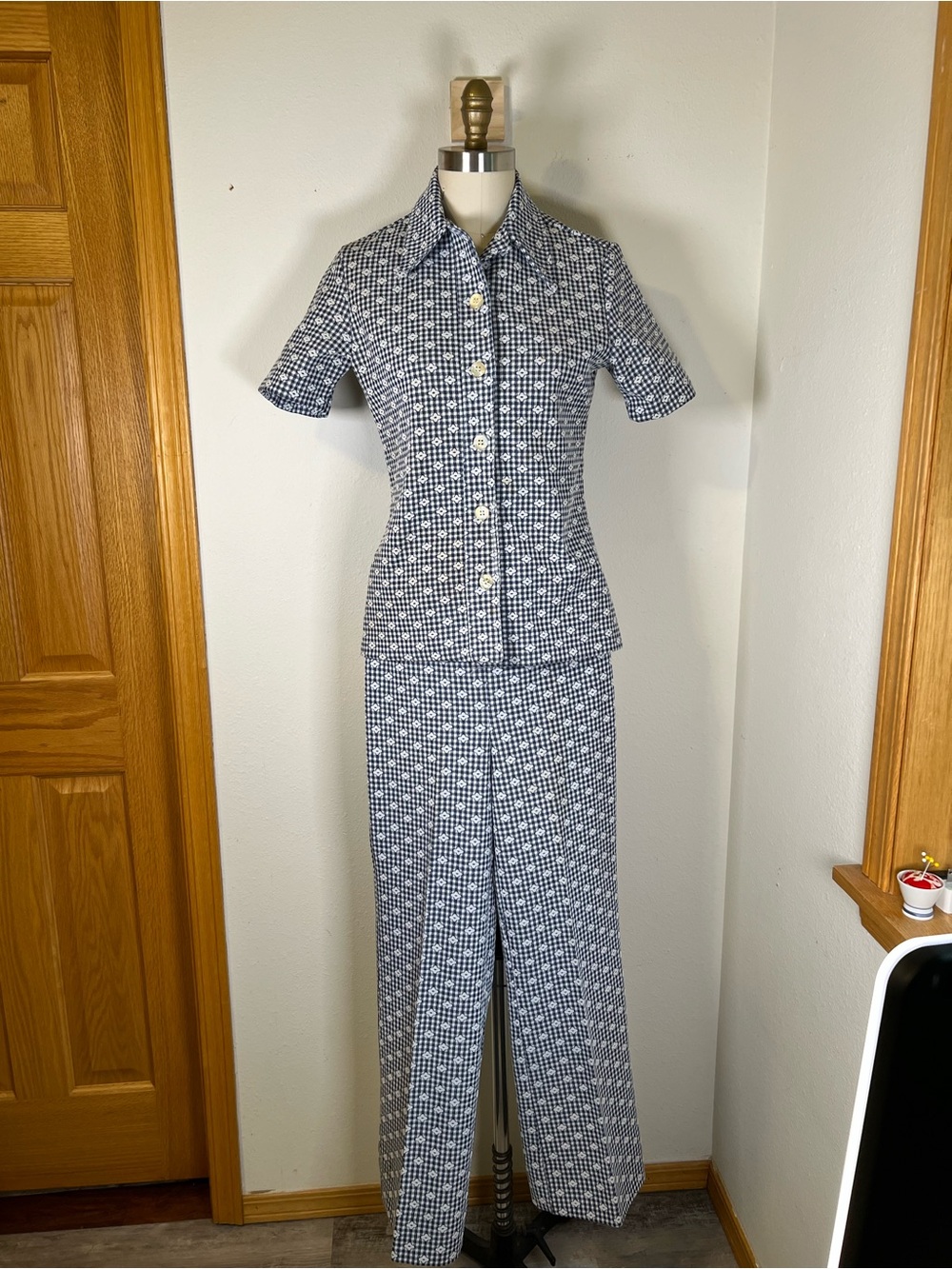 Vintage Early 70s Blue and White Floral Leisure Suit Size S